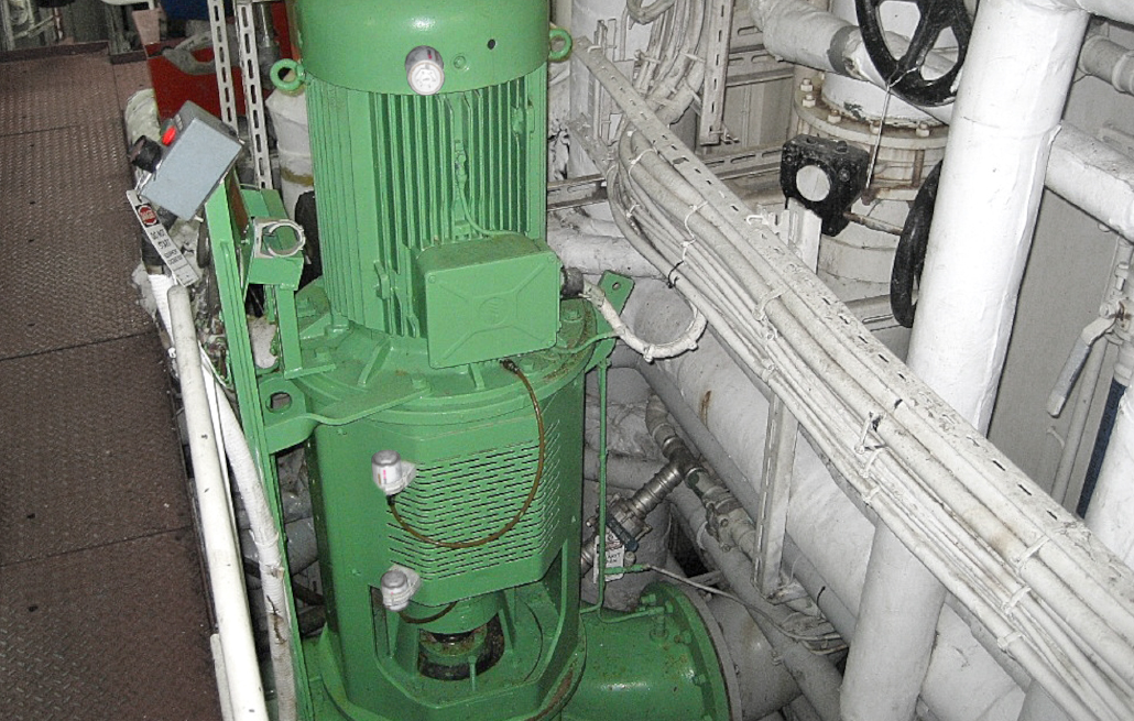 Die Pumpen eines Kreuzfahrtschiffes sind mit automatischen Schmierstoffspendern simalube à 60ml Schmierstoffinhalt ausgerüstet.
